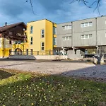Schwanen-nest *